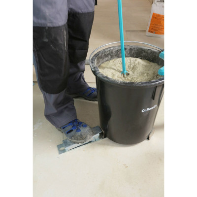 Anti-rotation device for buckets Collomix